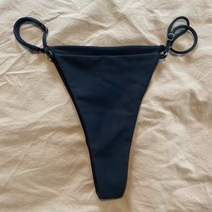 Skatie Harlie bottom in black - size medium